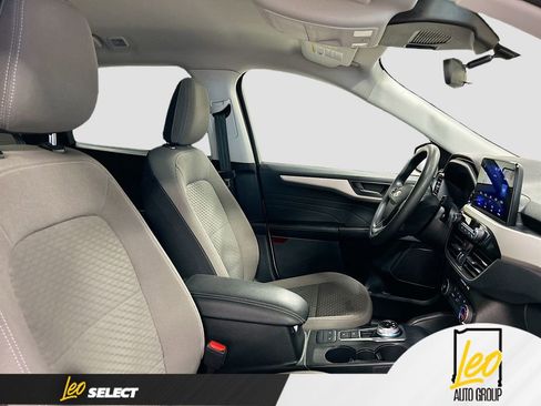 Used 2022 Ford Escape SE image 25