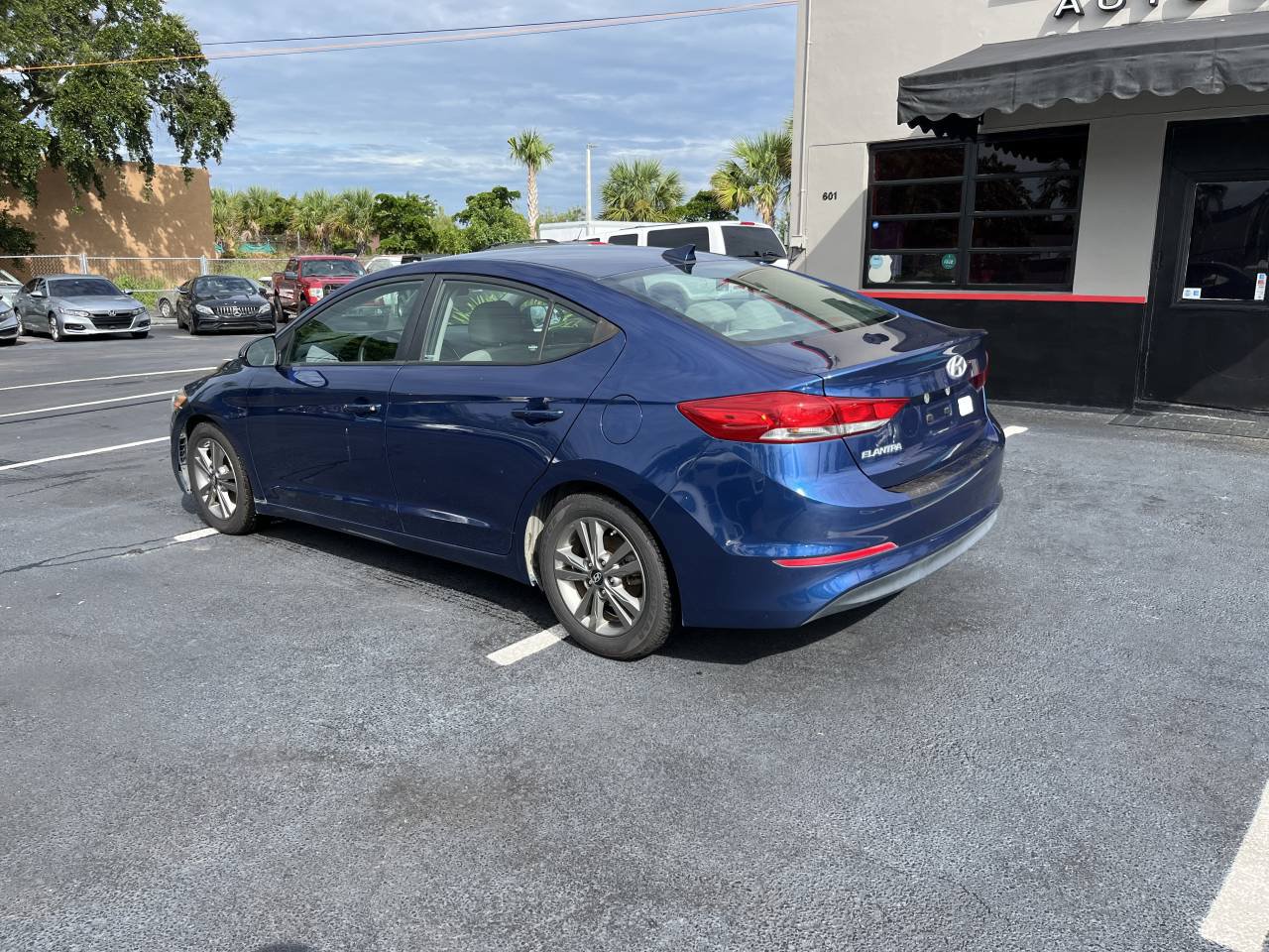 Used 2018 Hyundai Elantra SEL FWD image 4