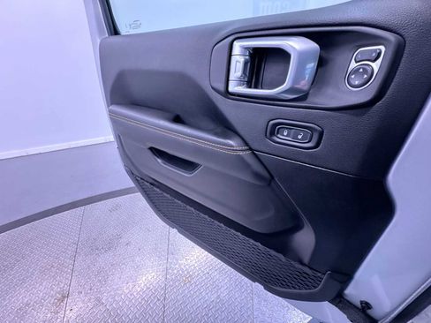 Used 2024 Jeep Wrangler Unlimited Sahara w/ Technology Group AWD/4WD image 34