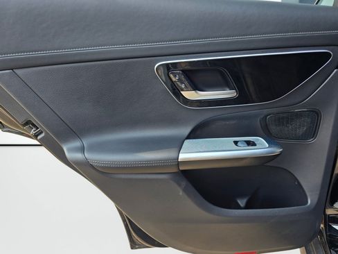 Used 2023 Mercedes-Benz GLC 300 4MATIC image 18
