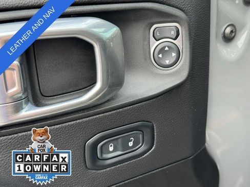 Used 2022 Jeep Wrangler Unlimited Rubicon w/ LED Lighting Group AWD/4WD image 18