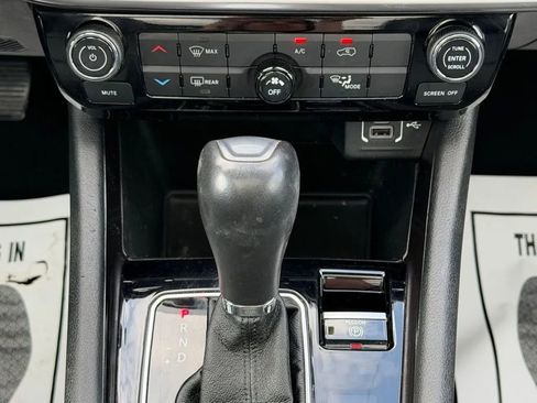 Used 2022 Jeep Compass Latitude w/ Sun and Sound Group image 24