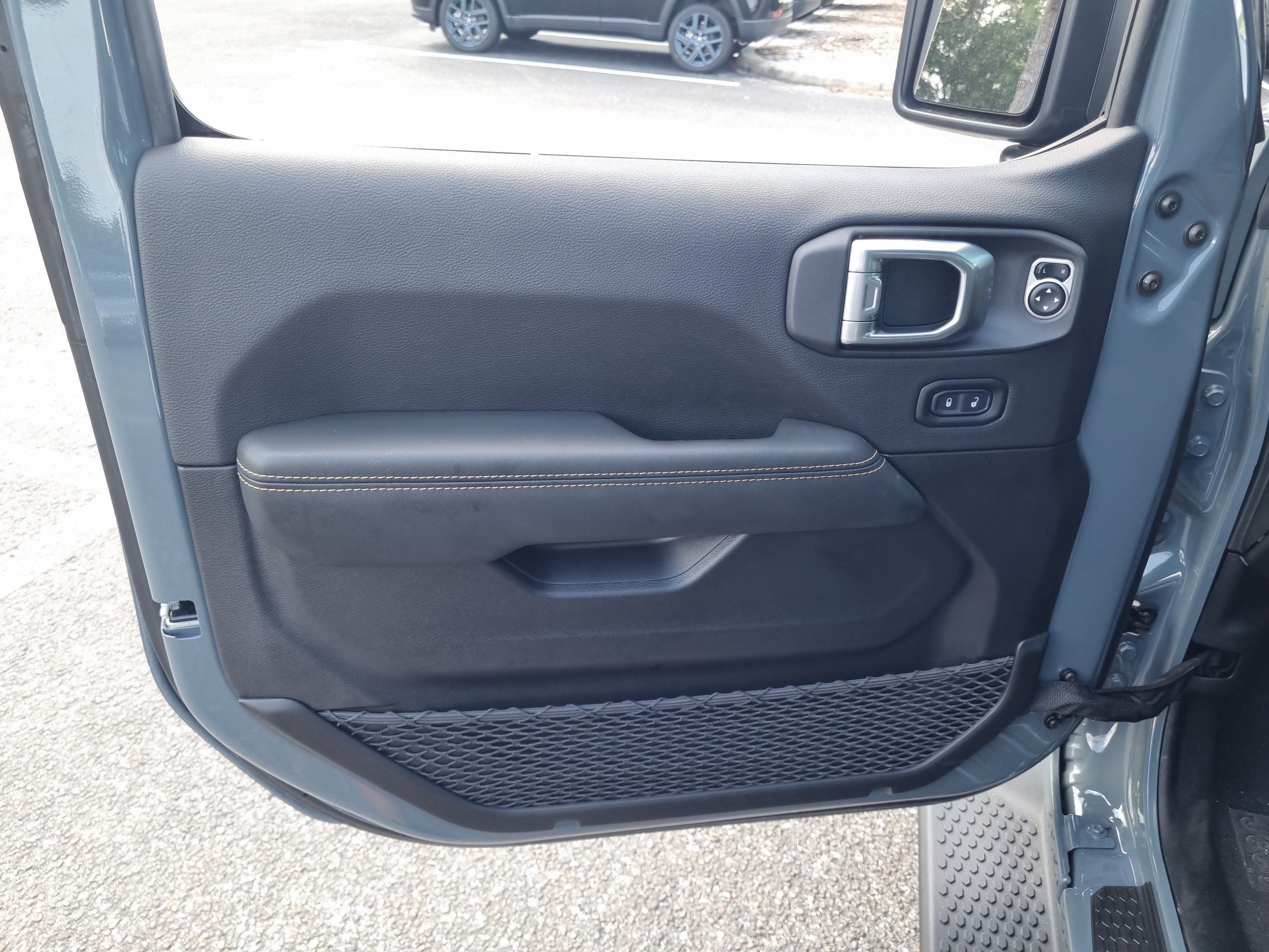 New 2026 Jeep Wrangler Unlimited Sahara AWD/4WD image 20