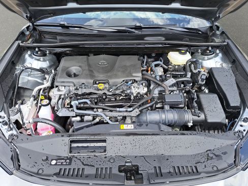 Used 2025 Toyota Camry XSE FWD image 29