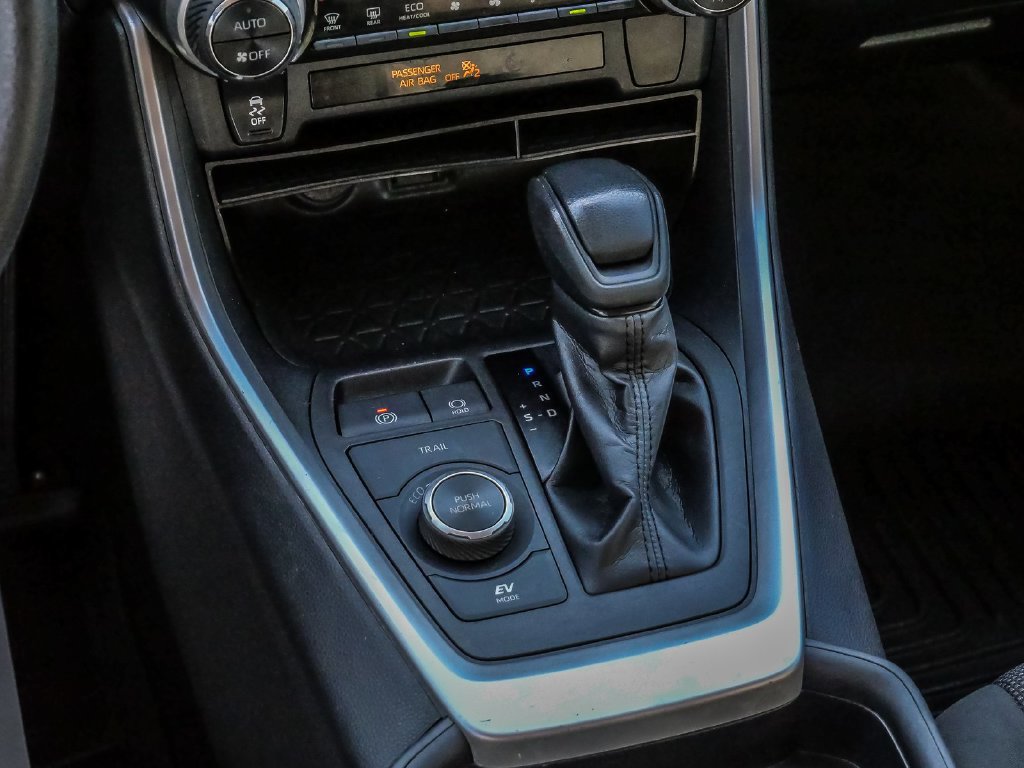 Used 2019 Toyota RAV4 LE AWD/4WD image 29