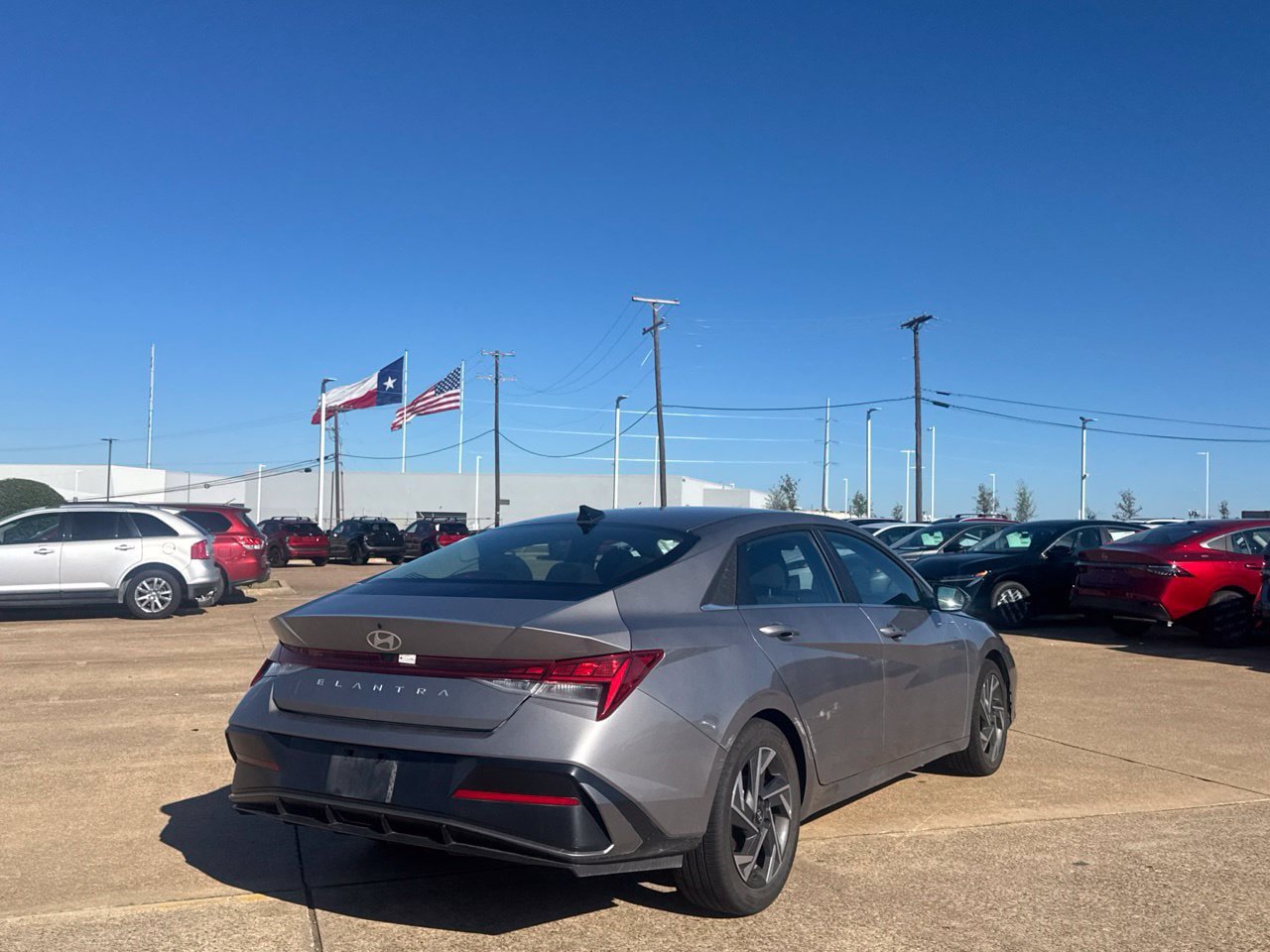 Used 2025 Hyundai Elantra SEL FWD image 28