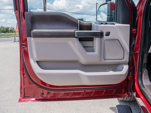 Used 2019 Ford F150 Limited RWD image 10