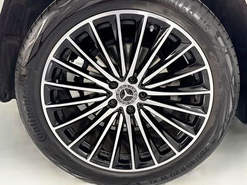 Certified 2025 Mercedes-Benz GLC 300 image 34