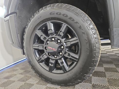Certified 2024 GMC Sierra 2500 AT4 image 35