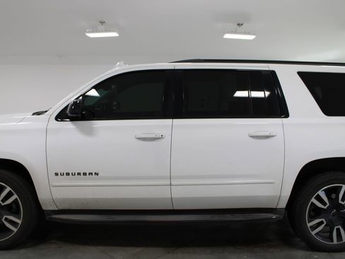 Used 2018 Chevrolet Suburban Premier image 6