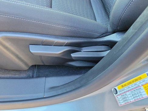 Used 2025 Chevrolet Equinox LT w/ Safety and Technology Package image 16