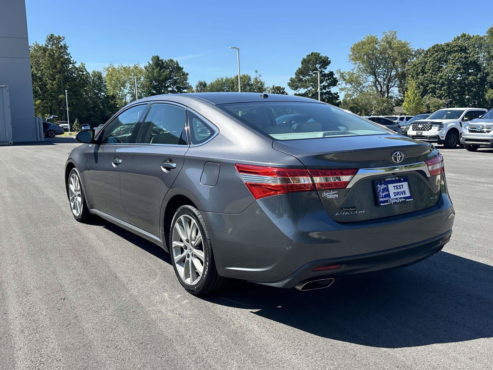 Used 2014 Toyota Avalon XLE Touring FWD image 24