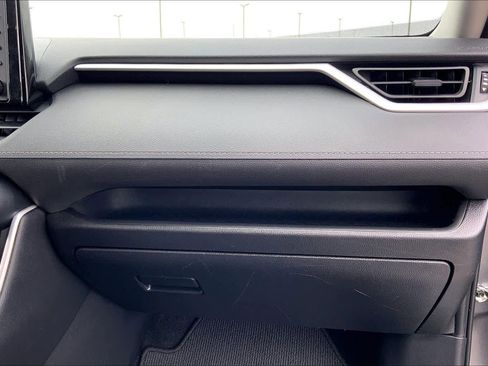 Used 2021 Toyota RAV4 XLE w/ Convenience Package AWD/4WD image 18