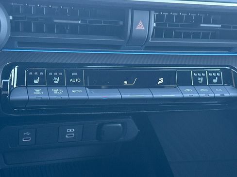New 2026 Toyota Prius Limited FWD image 23