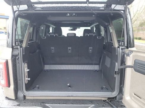 New 2025 Ford Bronco Outer Banks w/ Black Appearance Package image 6