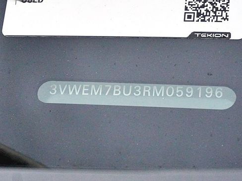 Used 2024 Volkswagen Jetta SE image 31