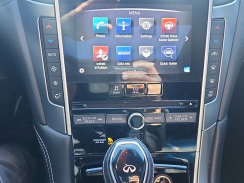 Used 2018 INFINITI Q60 3.0t Luxe image 19