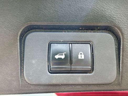 Used 2023 Nissan Rogue SL AWD/4WD image 13