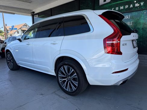 Used 2020 Volvo XC90 T5 Momentum w/ Protection Package AWD/4WD image 4