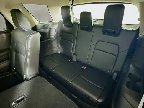 Used 2024 Nissan Pathfinder SL AWD/4WD image 29