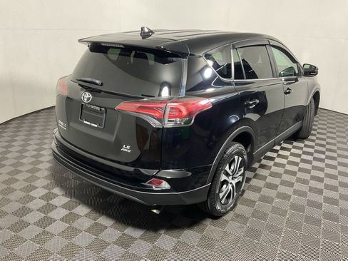 Used 2018 Toyota RAV4 LE w/ Carpet Mat Package AWD/4WD image 16