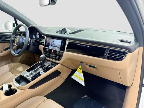 New 2026 Porsche Macan AWD/4WD image 31