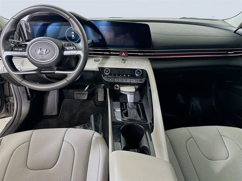 Used 2023 Hyundai Elantra Limited image 18