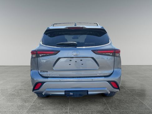 New 2026 Toyota Highlander Platinum AWD/4WD image 5