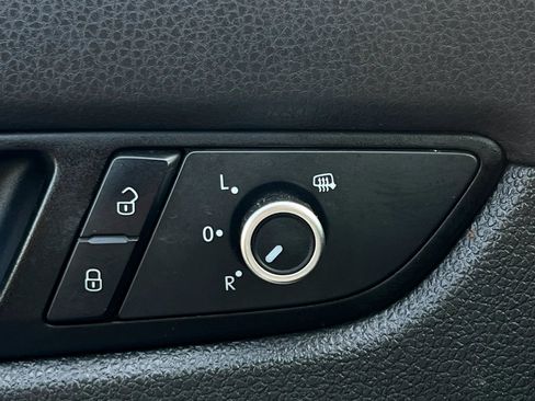 Used 2014 Volkswagen Passat TDI SE FWD image 34