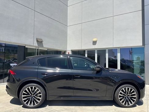 New 2025 Maserati Grecale Modena image 8