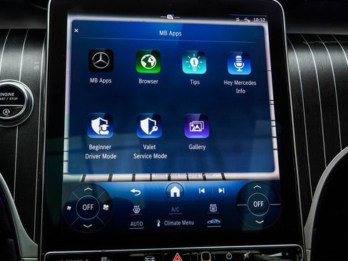 Used 2023 Mercedes-Benz GLC 300 4MATIC image 24