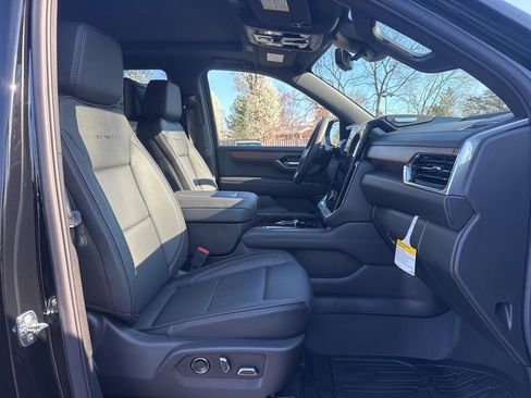 New 2026 GMC Yukon Denali w/ Denali Reserve Package AWD/4WD image 15
