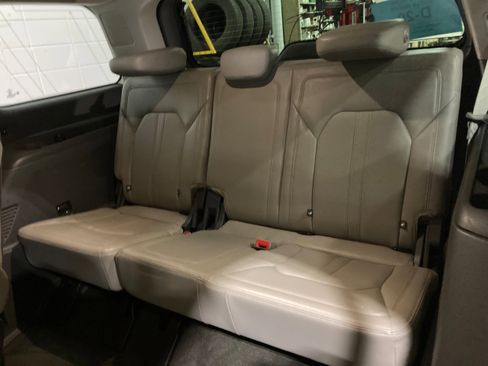 Used 2019 Ford Expedition Limited w/ Equipment Group 301A image 22