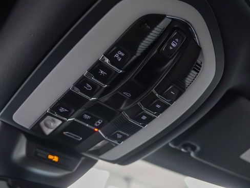 New 2026 Porsche Macan S image 28