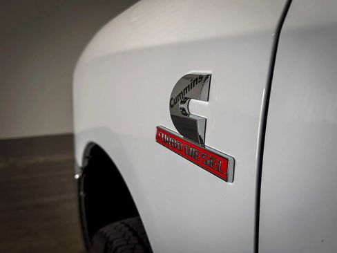 Used 2024 RAM 3500 Tradesman w/ Chrome Appearance Group AWD/4WD image 9
