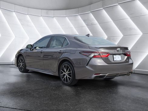 Used 2024 Toyota Camry SE FWD image 5
