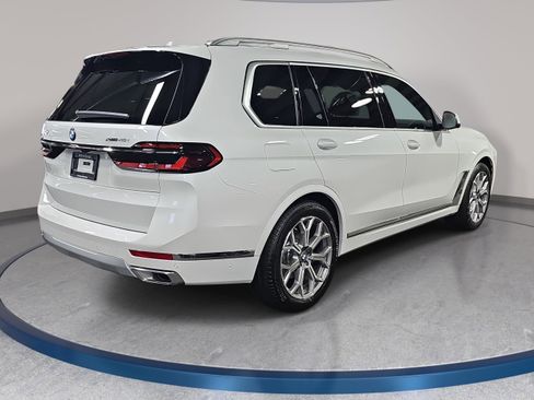 New 2026 BMW X7 xDrive40i w/ Premium Package image 5
