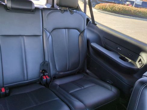 Used 2024 Jeep Wagoneer L Series II image 20