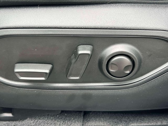 Used 2026 Jeep Cherokee Limited AWD/4WD image 19