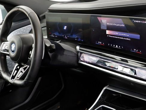 Certified 2025 BMW 750e xDrive w/ Executive Package image 3