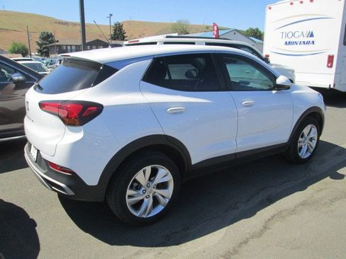 Used 2025 Buick Encore GX Preferred AWD/4WD image 3