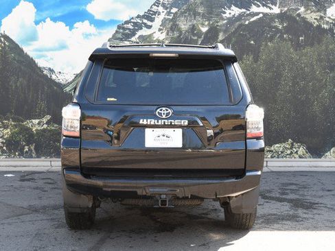 Certified 2024 Toyota 4Runner SR5 AWD/4WD image 10