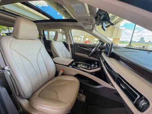 Used 2021 Lincoln Nautilus Reserve FWD image 23