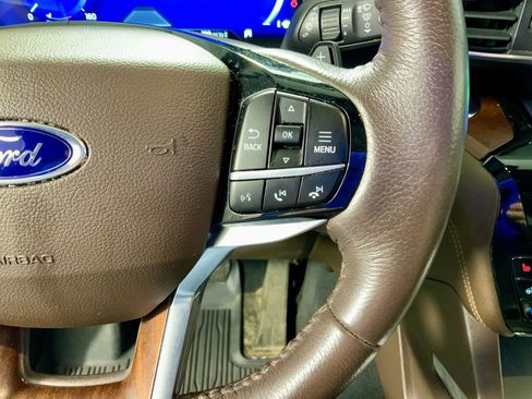 Used 2021 Ford Explorer King Ranch w/ Premium Technology Package image 26