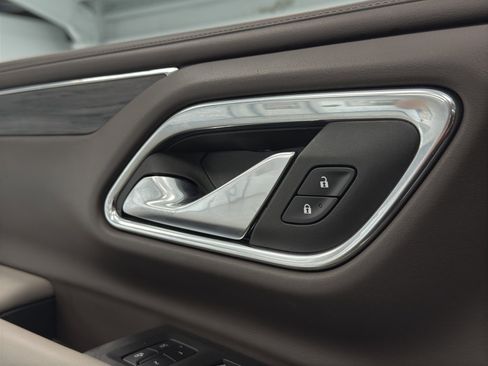 Used 2023 GMC Yukon XL SLT image 19