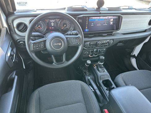 Used 2025 Jeep Wrangler Unlimited Sport AWD/4WD image 23