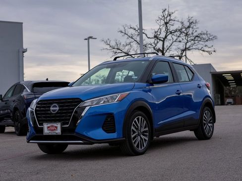 Used 2024 Nissan Kicks SV w/ Interior Electronics Package image 7