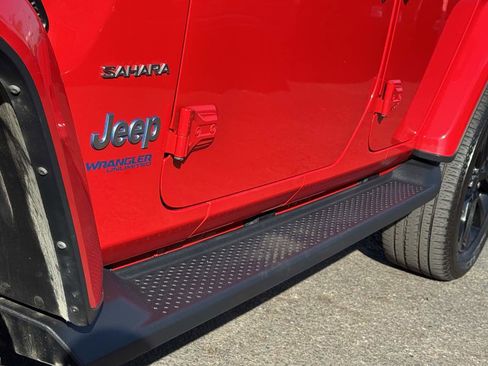 Used 2021 Jeep Wrangler Unlimited Sahara image 8