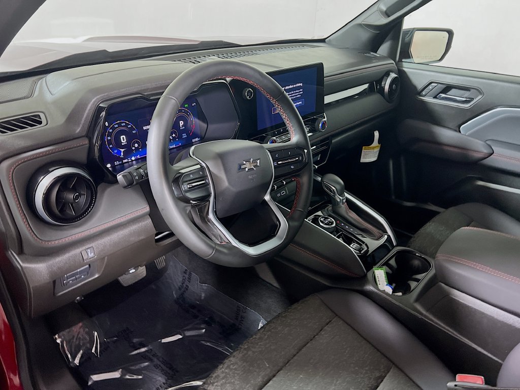 Used 2025 Chevrolet Colorado Z71 AWD/4WD image 9