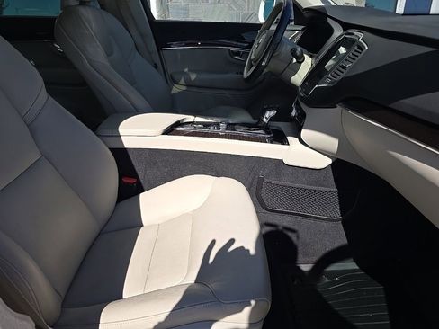 Used 2019 Volvo XC90 T6 Momentum w/ Protection Package Premier image 31